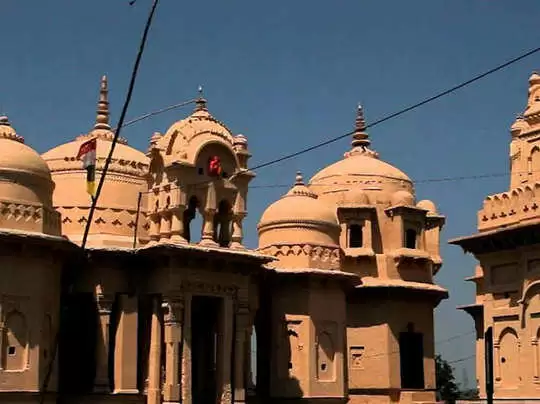 देवी लक्ष्मी का ये मंदिर है अपने आप में है बड़ा अनोखा, यहां दिन में तीन बार बदलता है मूर्ति का रंग