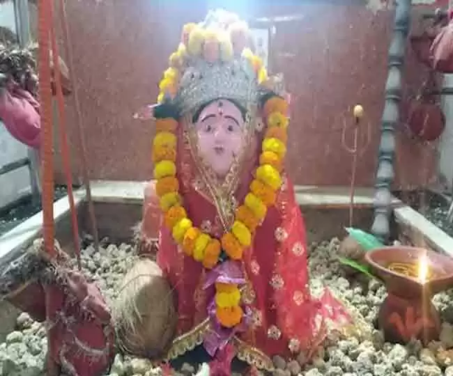 भारत का एक ऐसा मंदिर जहां पर देवी मां को फल-फूल नहीं बल्कि चढ़ाए जाते हैं पत्थर, जानिए