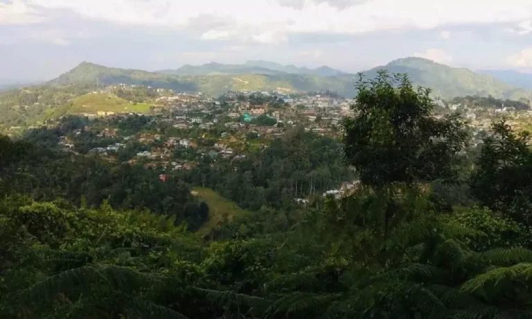 एक ऐसा अनोखा गांव जो बसा है दो देशों के बीच,खाना और काम की तलाश में जाना पड़ता है एक देश से दूसरे देश..नहीं पड़ती किसी वीजा की जरूरत……